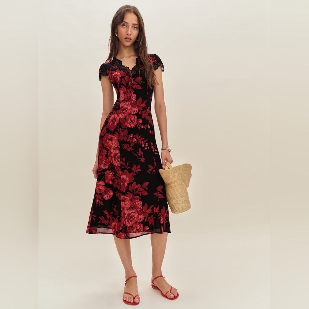 BB3. NWOT REFORMATION TIFFIE DRESS IN BASILICA